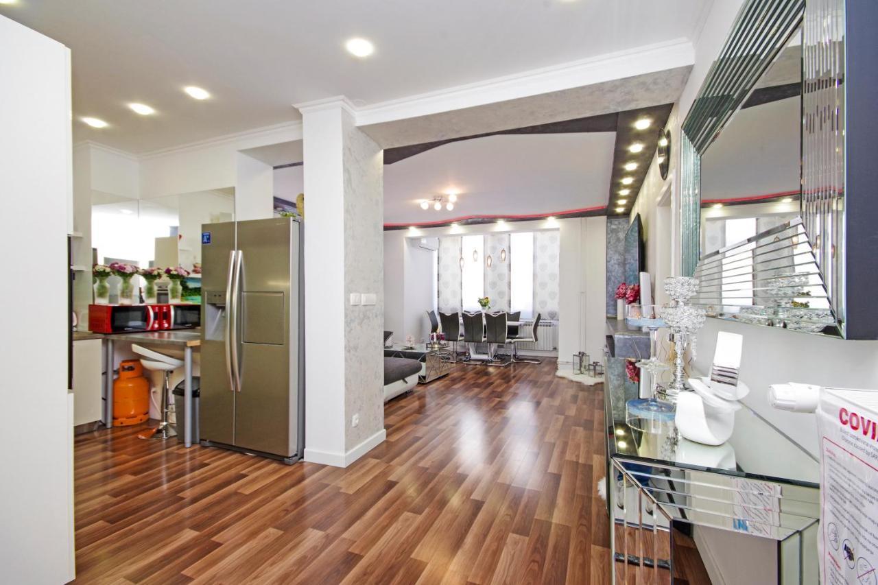 Naomi Apartment *